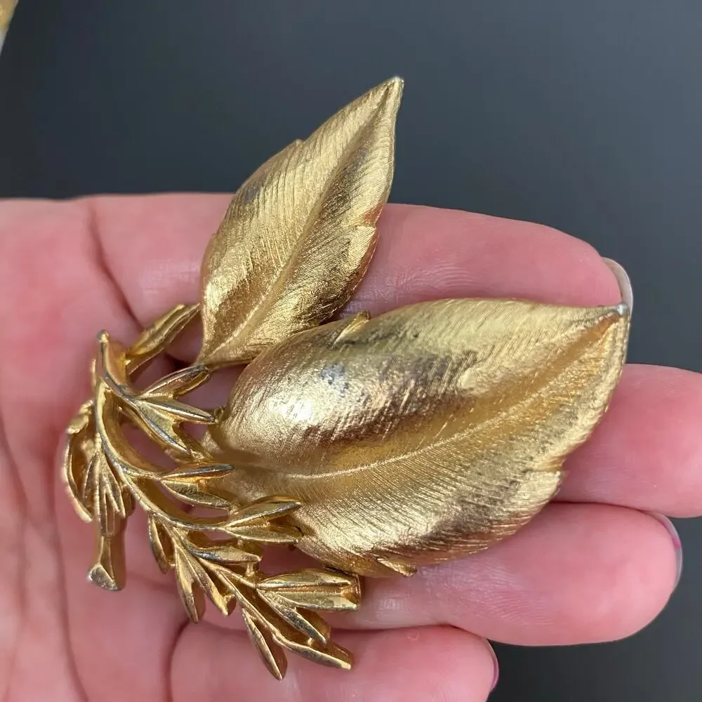 Vintage SARAH COVENTRY Sea Whispers Gold Leaf Brooch Pin 1960s Textured Glam